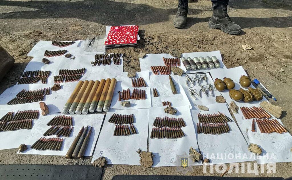 Правоохоронці Бахмута виявили боєприпаси на даху багатоповерхівки