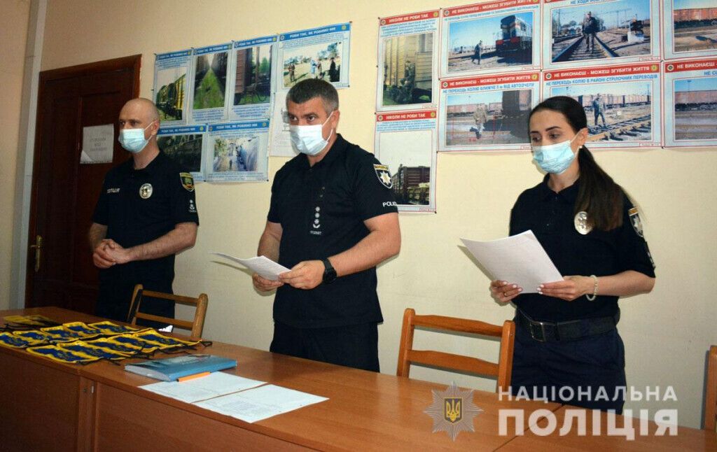 На Донеччині члени громадського формування «Волноваська варта» отримали офіційні посвідчення