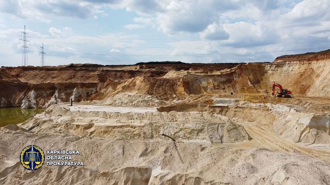 Незаконний видобуток піску — припинено діяльність кар’єра (ВІДЕО, ФОТО)