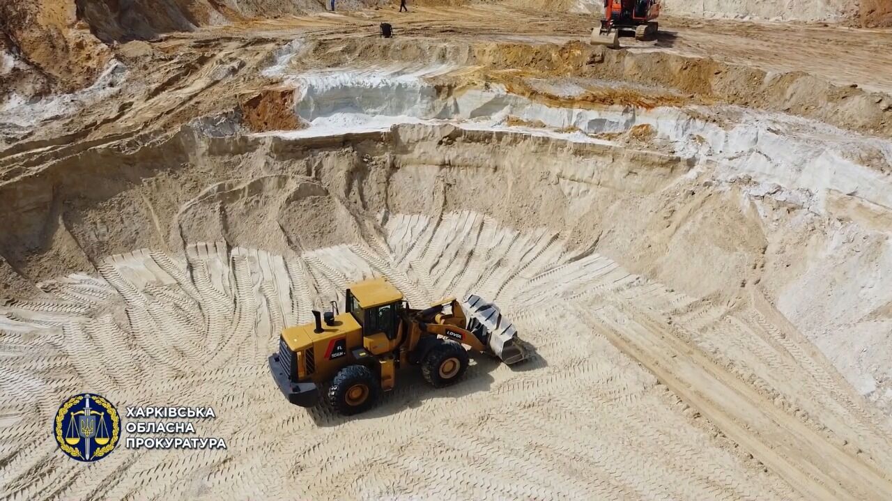 Незаконний видобуток піску — припинено діяльність кар’єра (ВІДЕО, ФОТО)