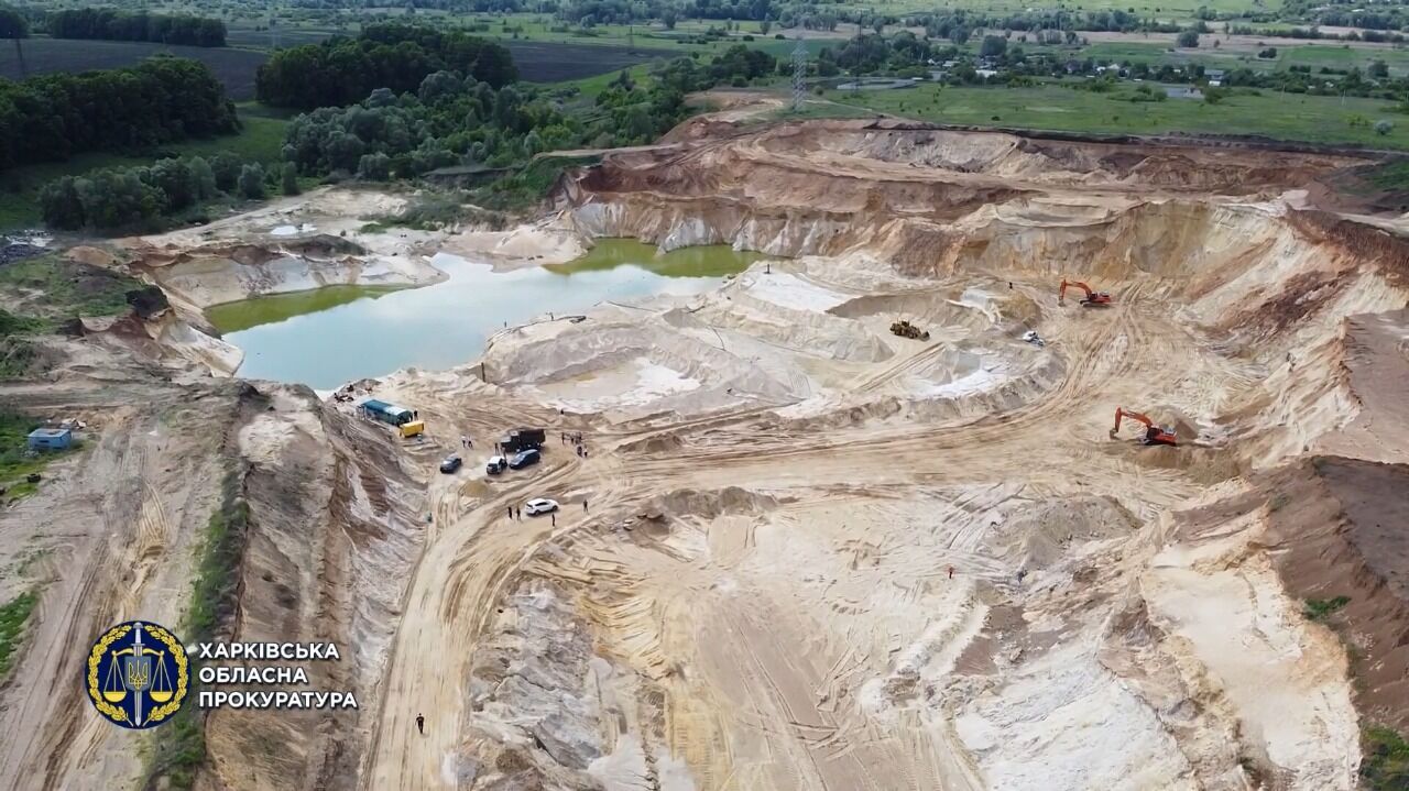 Незаконний видобуток піску — припинено діяльність кар’єра (ВІДЕО, ФОТО)
