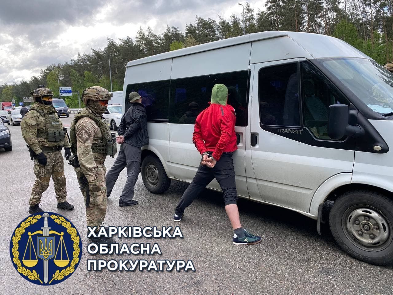 Увірвалися до будинку і катували праскою — затримано трьох чоловіків (ФОТО)