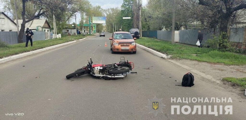 Поліція Донеччини розслідує дві ДТП, у яких постраждали троє дітей та загинув дорослий