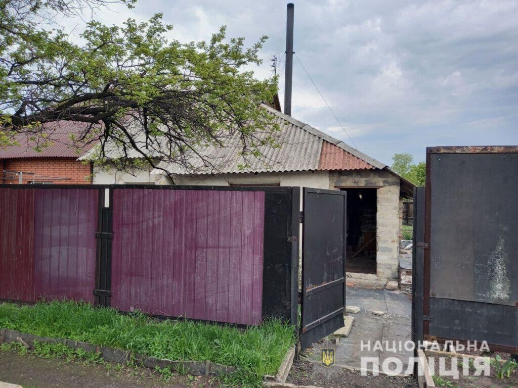 Мирноградські поліцейські затримали двох зловмисників, які скоїли розбійний напад на чоловіка