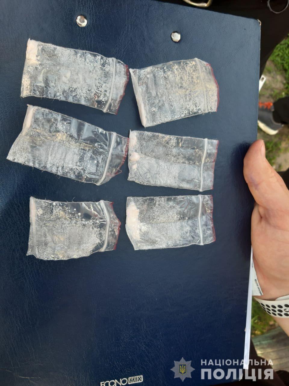 В Маріуполі поліцейські викрили місцевого мешканця, який займався збутом амфетаміну