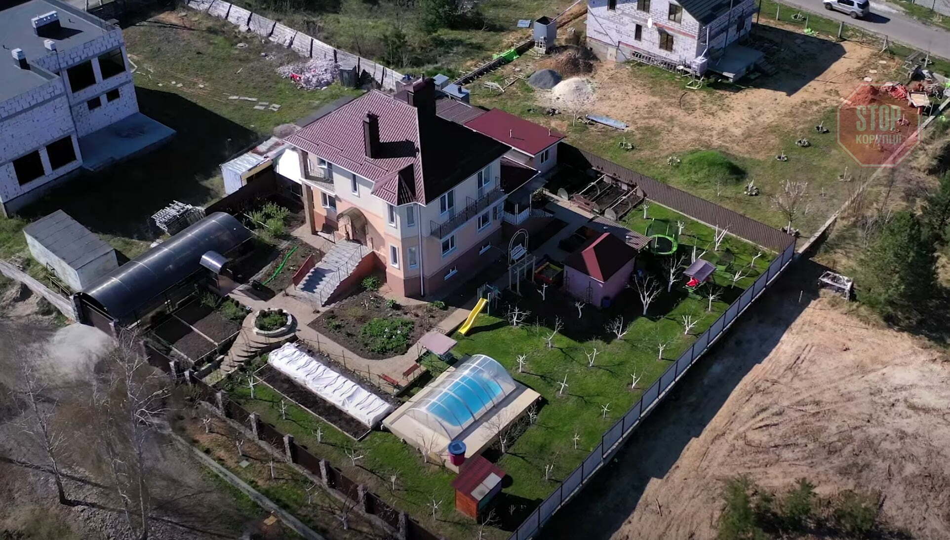  Пані Дурманенко - сусідка заступника міністра Дубляна Фото: СтопКор