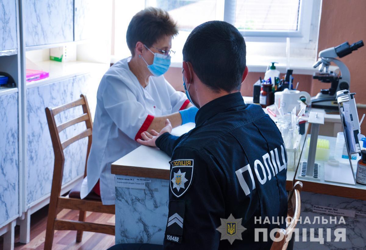 Поліцейські Буковини долучилися до Всеукраїнської акції «Здай кров-врятуй життя»