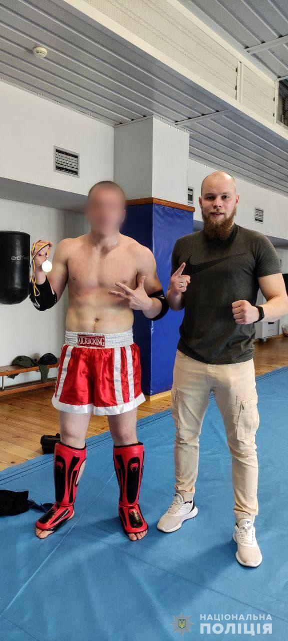 В Маріуполі боєць роти поліції особливого призначення здобув золото на обласному турнірі з тайського боксу