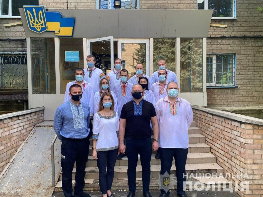 Код нації: поліція Донеччини долучилася до Всесвітнього дня вишиванки