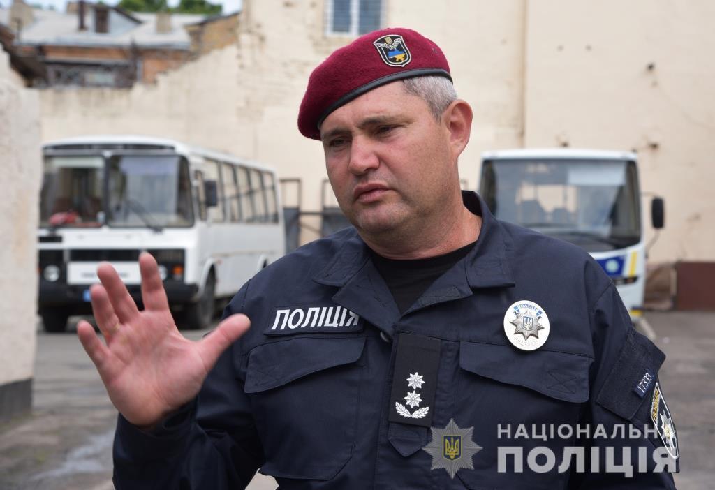 Одеський батальйон поліції особливого призначення привідкрив завісу до професійних таємниць курсантам місцевого юридичного коледжу