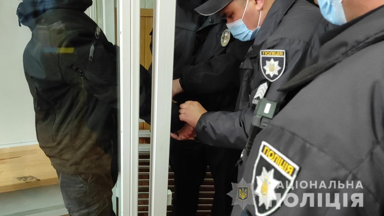 Одеські правоохоронці удосконалюють навички з конвоювання взятих під варту та засуджених осіб