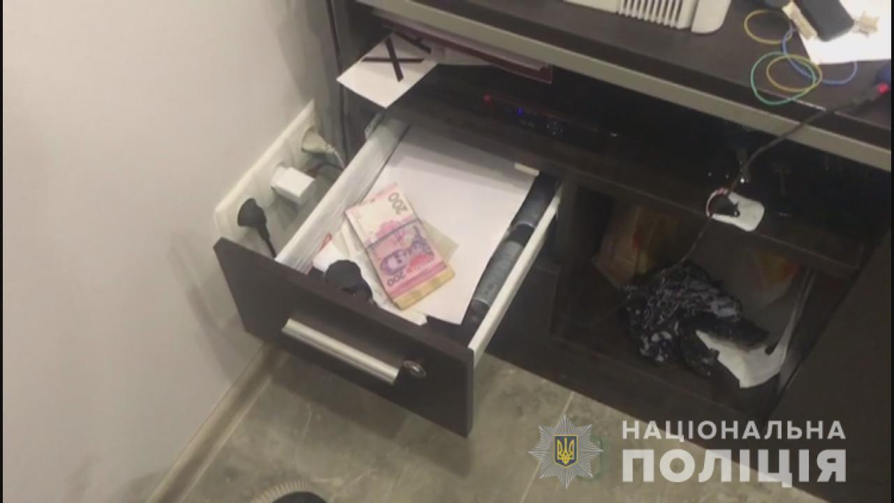 На Одещині правоохоронці затримали керівника громадської організації за вимагання грошей у підприємиці