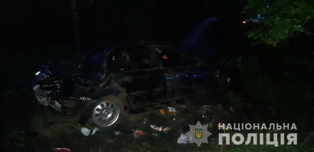 На Київщині автомобіль впав у кювет, загинула дитина