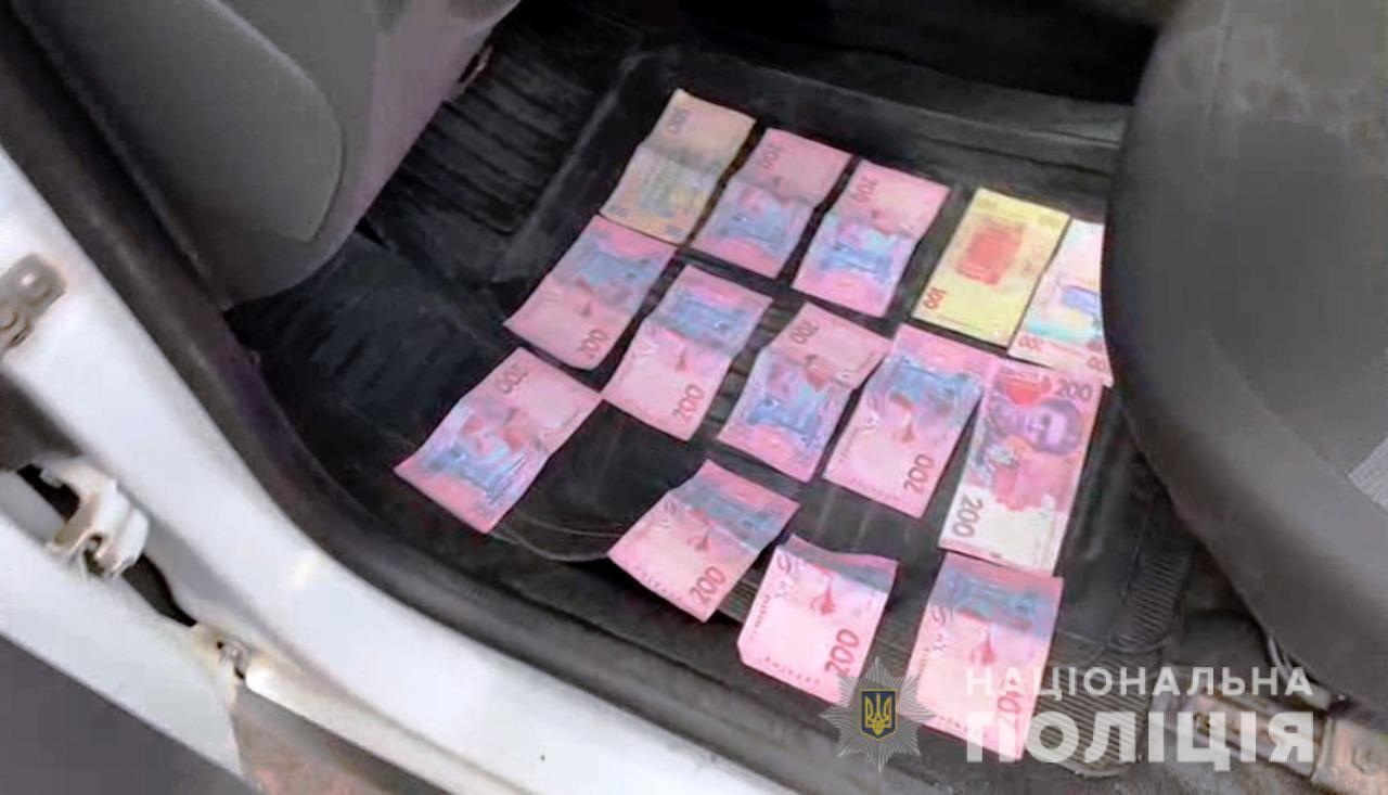 У Подільському районі за незаконне поводження зі зброєю та спробу надати неправомірну вигоду поліцейському притягується до відповідальності житель Любашівської ОГТ