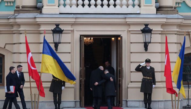 Журналістами року в Укрінформі стали Юлія Байрачна і Геннадій Мінченко