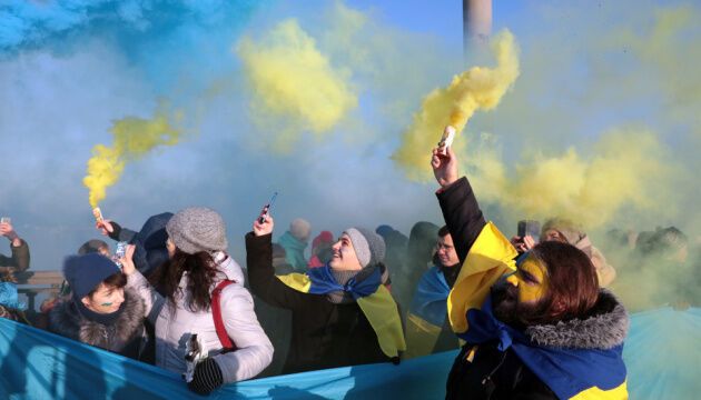 Журналістами року в Укрінформі стали Юлія Байрачна і Геннадій Мінченко