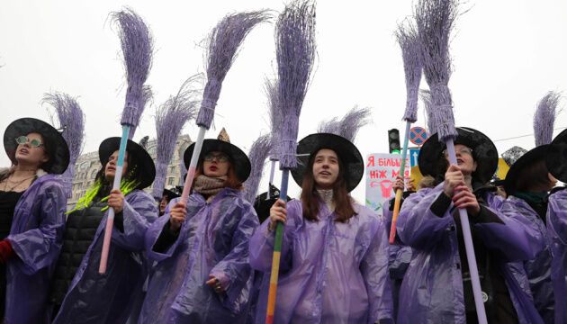 Журналістами року в Укрінформі стали Юлія Байрачна і Геннадій Мінченко