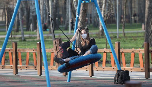 Журналістами року в Укрінформі стали Юлія Байрачна і Геннадій Мінченко