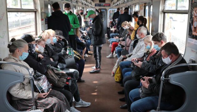 Журналістами року в Укрінформі стали Юлія Байрачна і Геннадій Мінченко