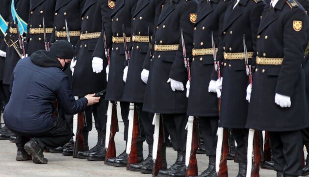 Журналістами року в Укрінформі стали Юлія Байрачна і Геннадій Мінченко