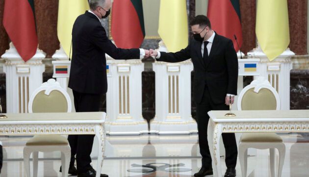 Журналістами року в Укрінформі стали Юлія Байрачна і Геннадій Мінченко