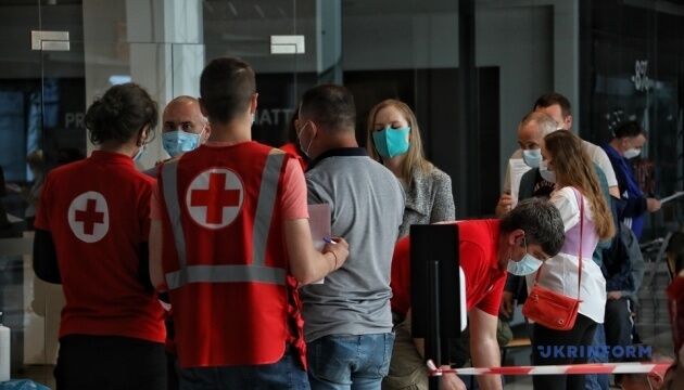 На вихідні в Україні запрацювали 10 центрів вакцинації