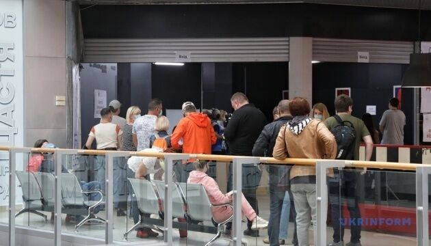 На вихідні в Україні запрацювали 10 центрів вакцинації