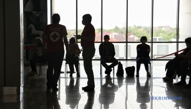 На вихідні в Україні запрацювали 10 центрів вакцинації
