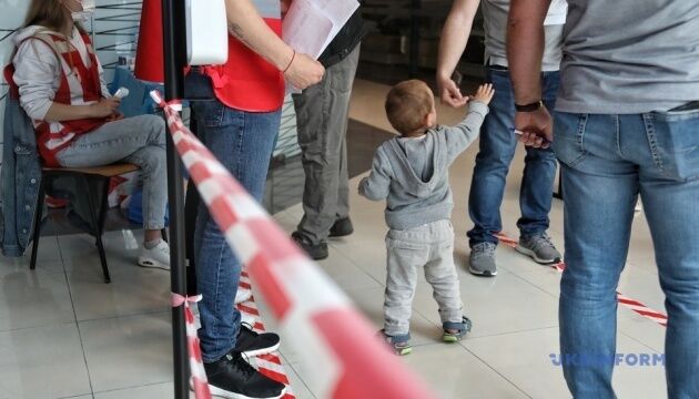 На вихідні в Україні запрацювали 10 центрів вакцинації