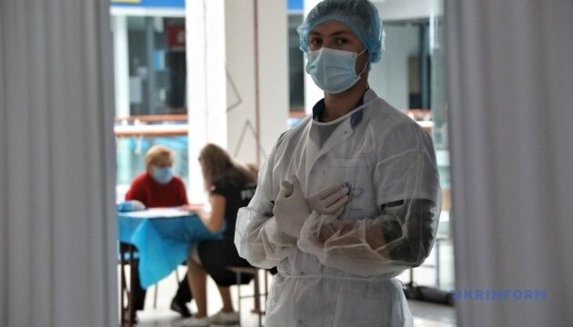 На вихідні в Україні запрацювали 10 центрів вакцинації