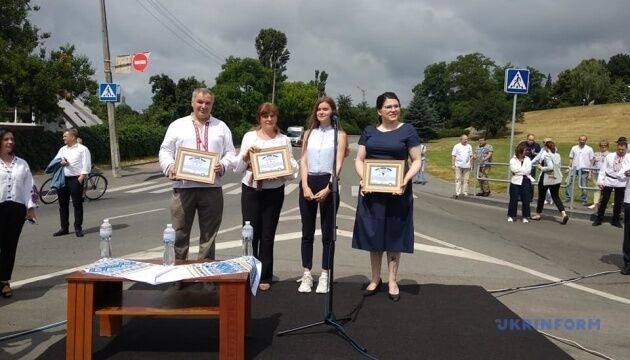 У Чернігові розгорнули 200-метровий рушник і зафіксували національний рекорд