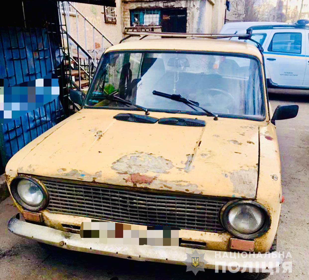 Двох жителів Одеси поліцейські викрили у незаконному заволодінні чужими автомобілями