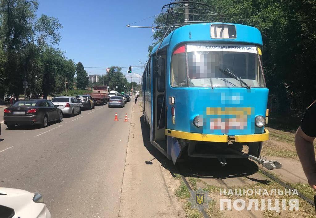 Одеські поліцейські встановлюють обставини ДТП на Фонтанській дорозі