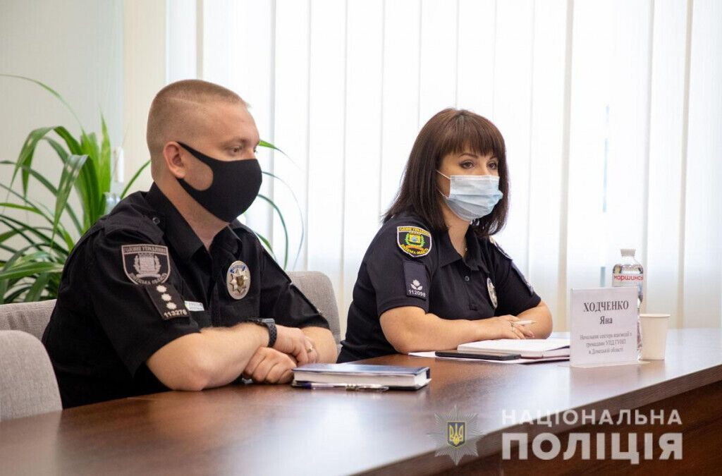 У населених пунктах поблизу Маріуполя стартує проєкт «Поліцейський офіцер громади»