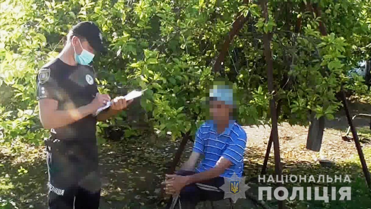 Подільські поліцейські притягують до кримінальної відповідальності жителя району, який  поранив односельця з мисливської рушниці