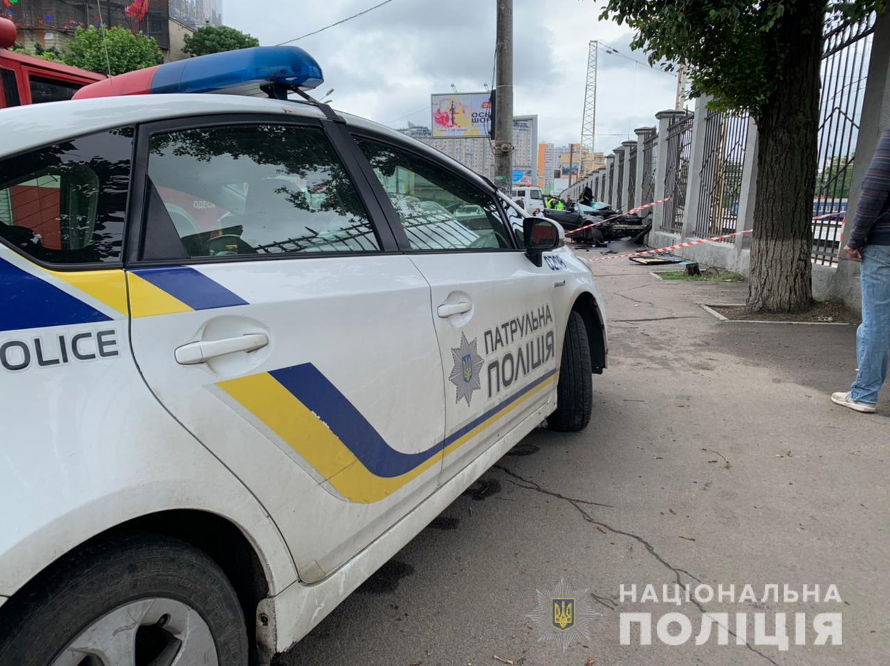 Поліцейські встановлюють обставини двох смертельних аварій в Одесі
