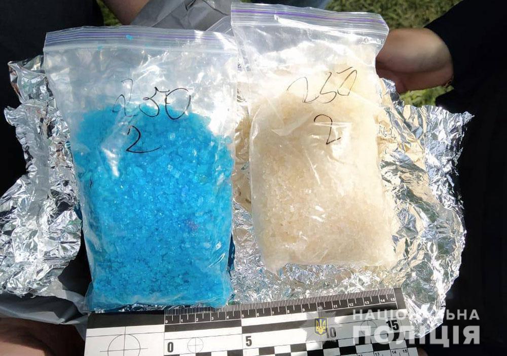 Поліцейські Донеччини викрили маріупольця з психотропами на суму близько 300 000 гривень