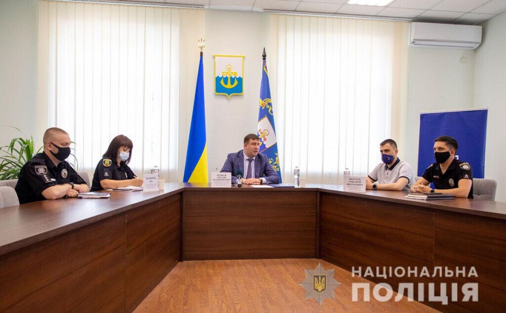 У населених пунктах поблизу Маріуполя стартує проєкт «Поліцейський офіцер громади»