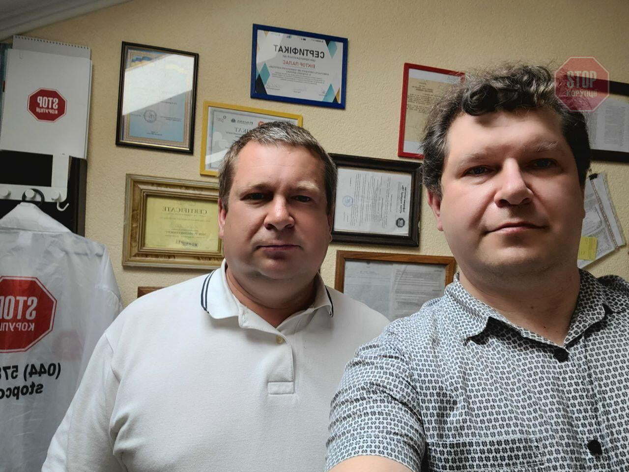  Заступник очільника Львівського підрозділу ''Стоп корупції'' Віктор Палас&nbsp; і юрист Громадської приймальні Української Гельсинської спілки з прав людини у Львові Руслан Тополевський. Фото: СтопКор