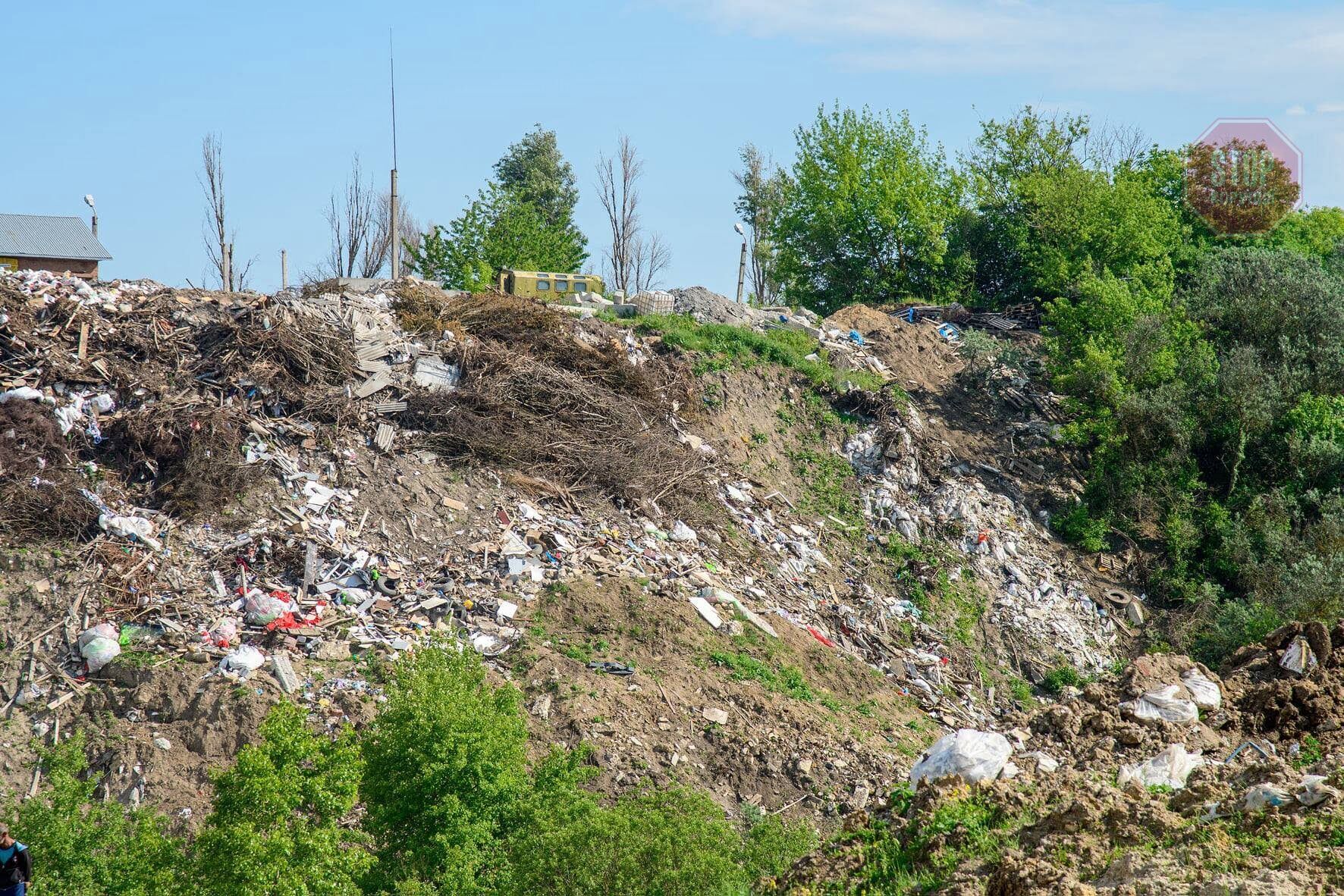  Тернопіль потопає у смітті. Фото: соціальні мережі