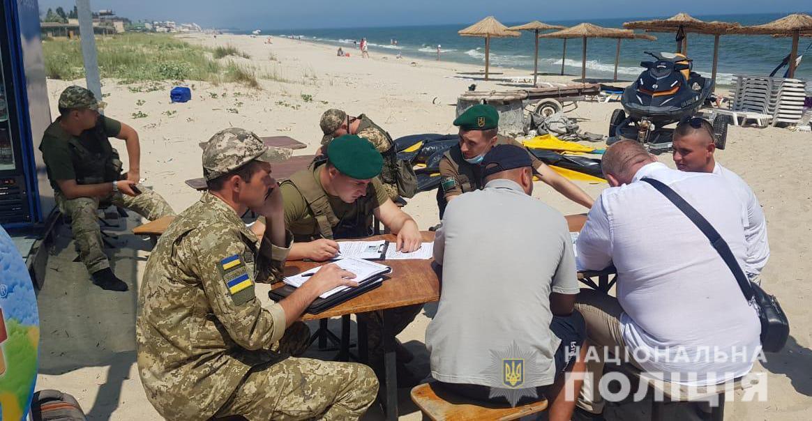 Правоохоронці відпрацьовують курортні місця Одещини, щоб літній відпочинок громадян був безпечним