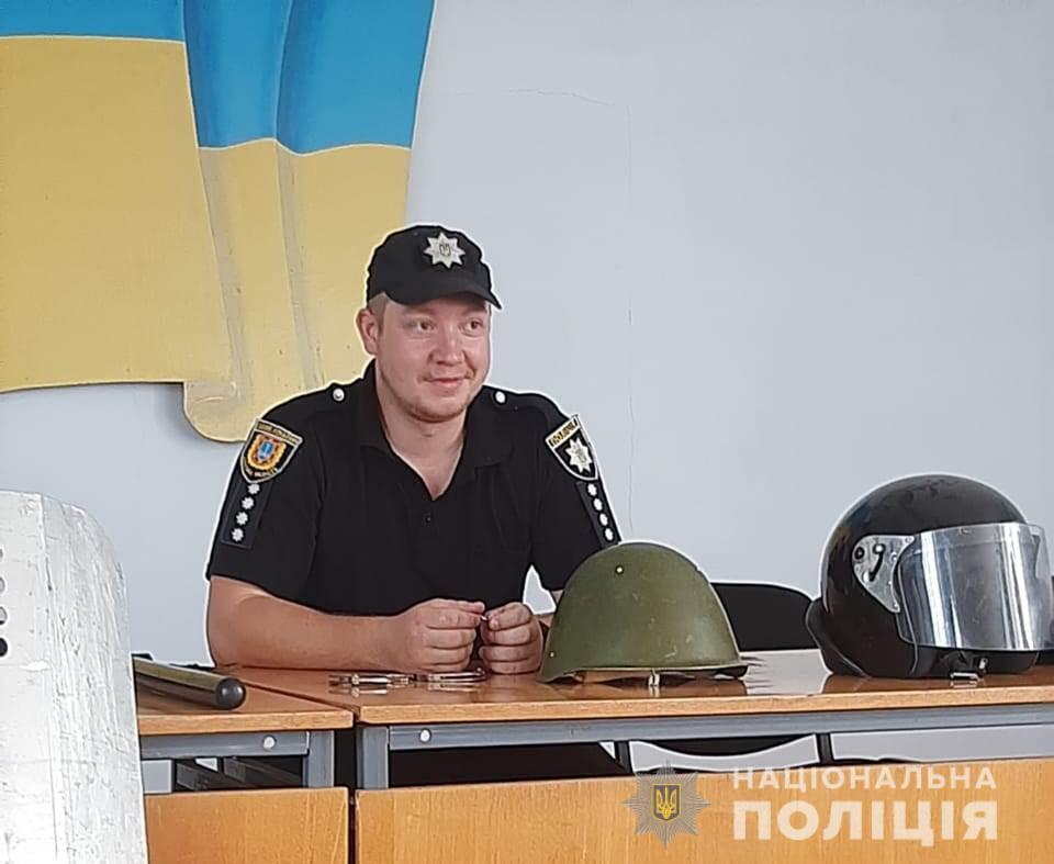 Березівські поліцейські влаштували екскурсію райвідділом для вихованців закладу соціального захисту