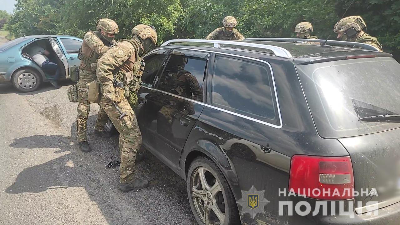 Правоохоронці затримали групу молодих людей, які займалися розповсюдженням наркотиків у курортних зонах Білгород-Дністровського району на Одещині