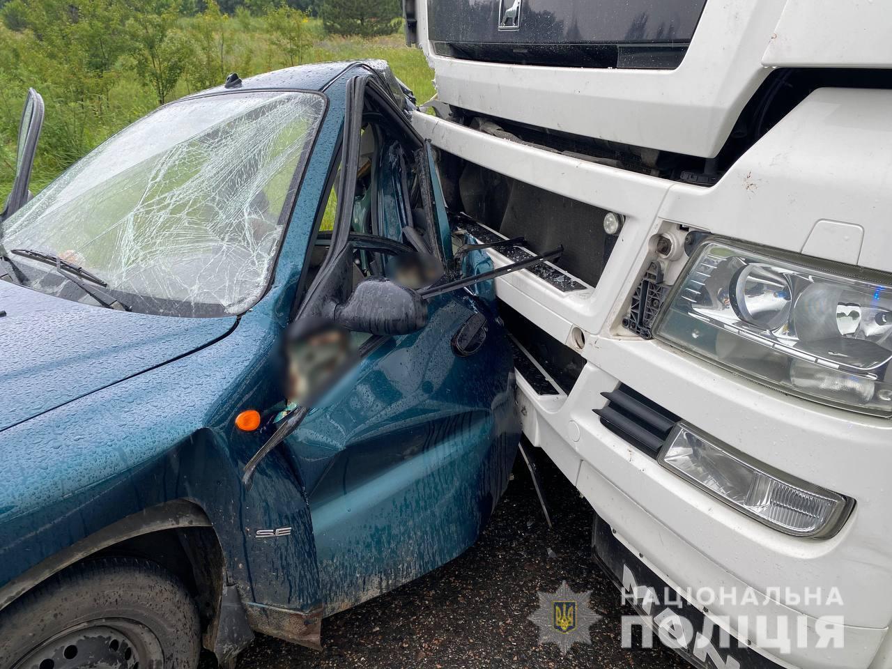 Поліцейські Одещини закликають водіїв та пішоходів відповідально ставитися до правил дорожнього руху