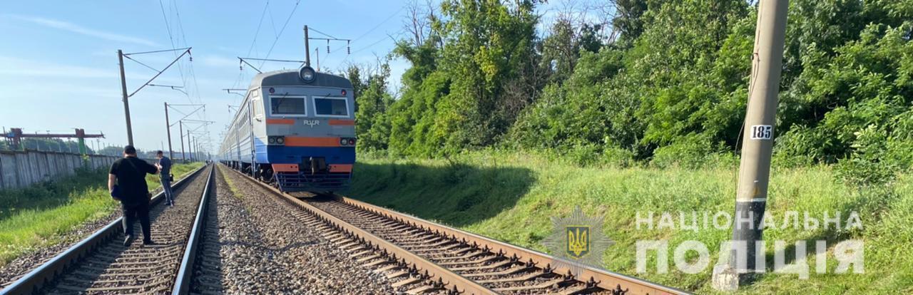 Поліцейські встановлюють обставини смерті жінки на станції Усатове в Одеському районі