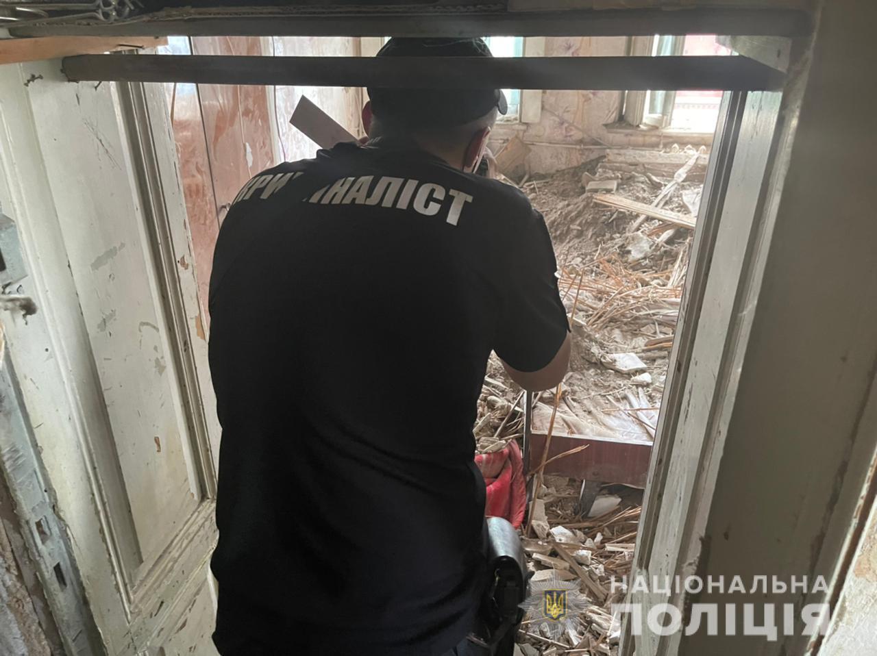 Поліцейські встановлюють обставини часткового руйнування багатоквартирного будинку на вулиці Степовій в Одесі