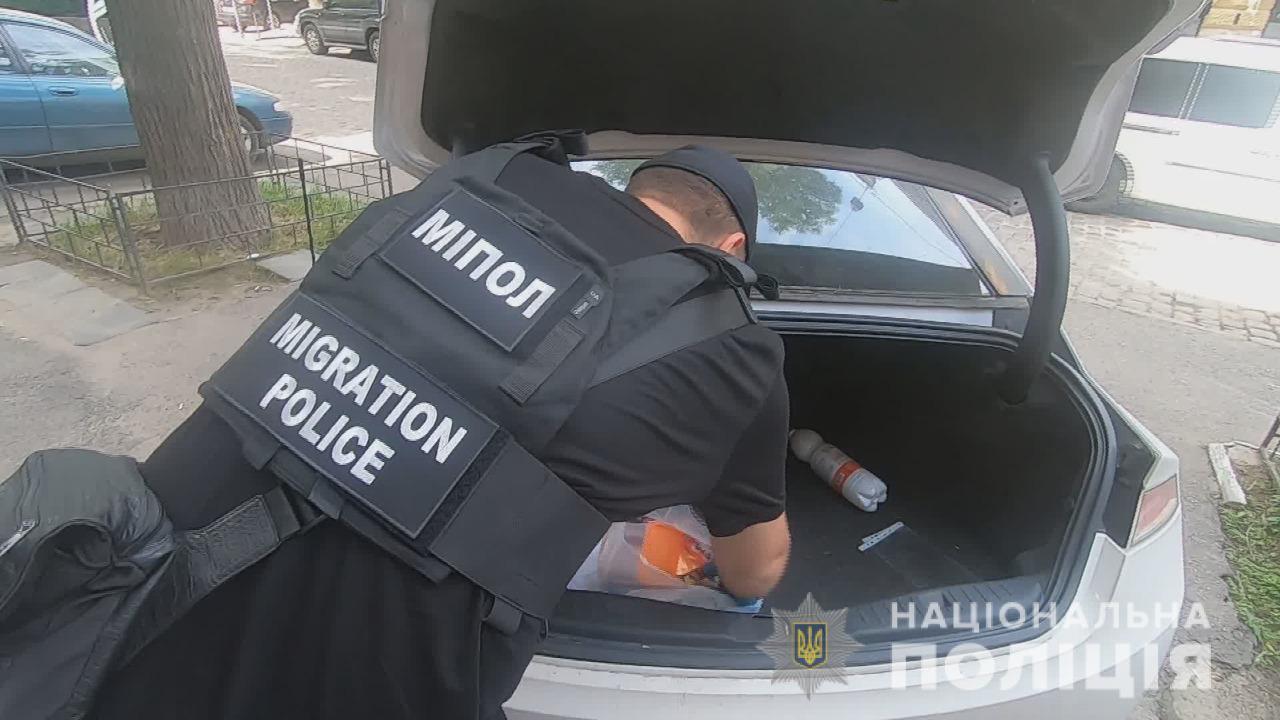 В Одесі поліцейські затримали громадянина іноземної держави, який перебував у міжнародному розшуку