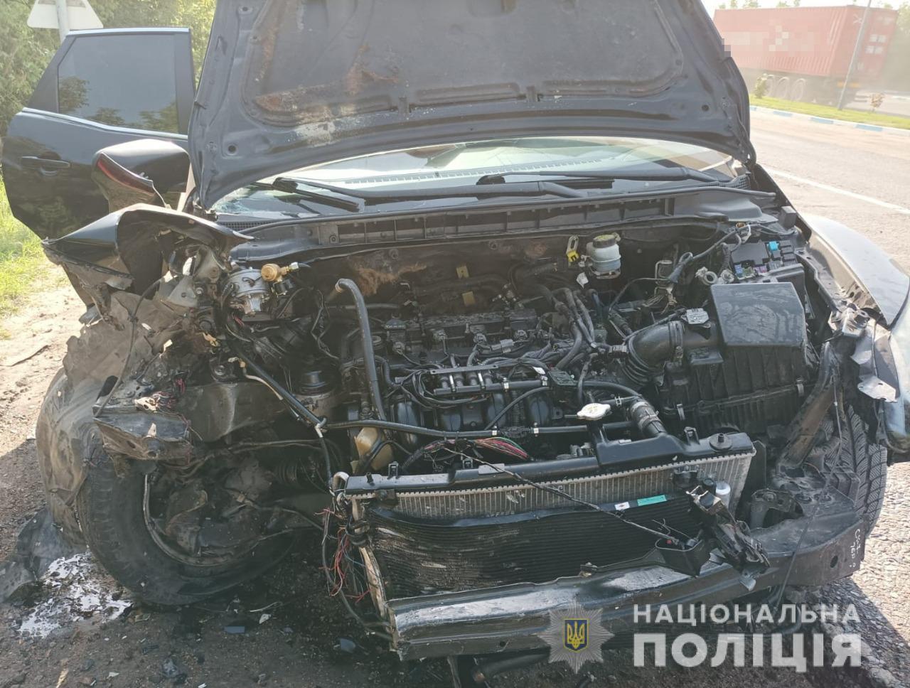 Поліцейські з’ясовують обставини ДТП на трасі Одеса-Кучурган