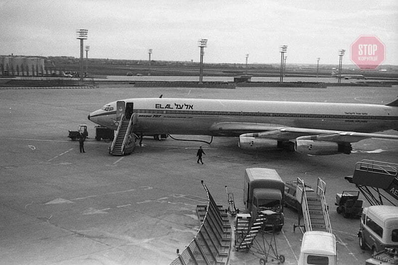 ''Боїнг 707'' в аеропорту ''Орлі'' у 1965 році
