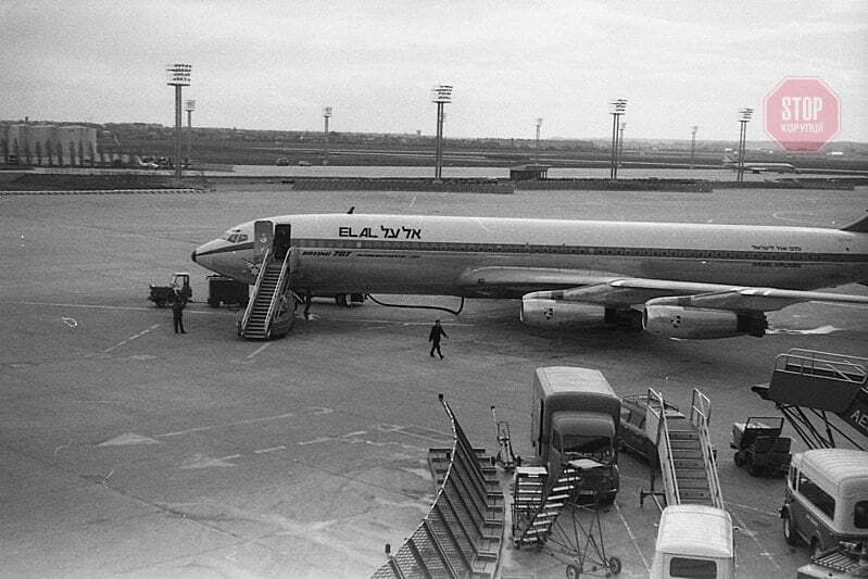 ''Боїнг 707'' в аеропорту ''Орлі'' у 1965 році